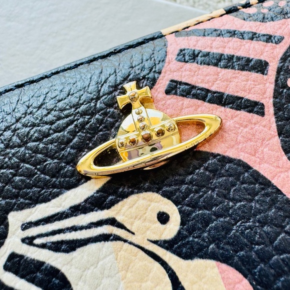 VIVIENNE WESTWOOD โ Zip around Wallet โ Box Included โ Great Condition โ - Picture 13 of 16